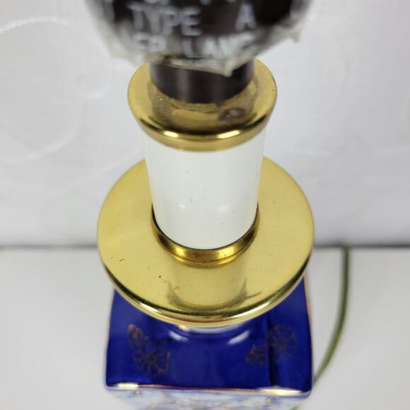 Vintage Porcelain Table Lamp Blue White Floral Scalloped Ginger Jar Brass Base - Picture 12 of 16